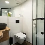 4 Bedroom House With Playground, Bbq & Free Parking Casa de Férias Riga