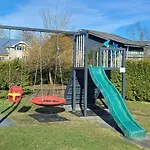 Semesterbostad 4 Bedroom House With Playground, Bbq & Free Parking Riga