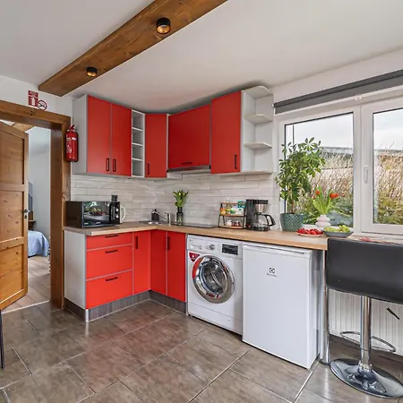 Feriehus 4 Bedroom House With Playground, Bbq & Free Parking *