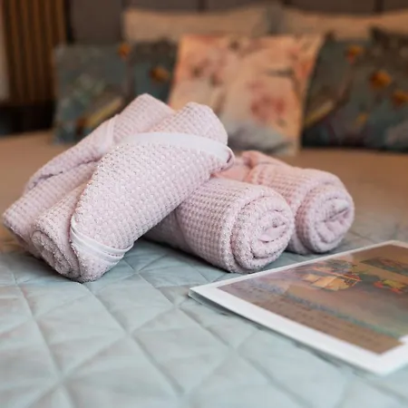 4 Bedroom House With Playground, Bbq & Free Parking Casa vacanze *