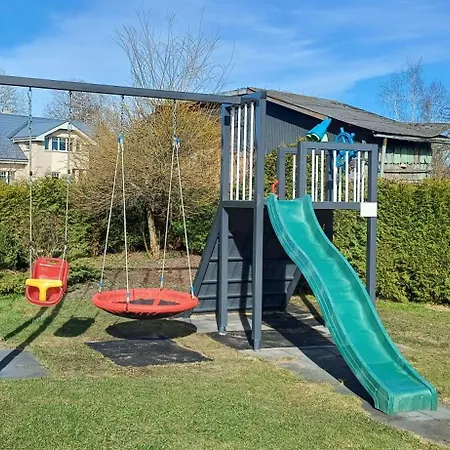 Semesterbostad 4 Bedroom House With Playground, Bbq & Free Parking Riga