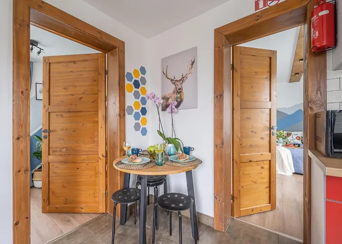 4 Bedroom House With Playground, Bbq & Free Parking 里加