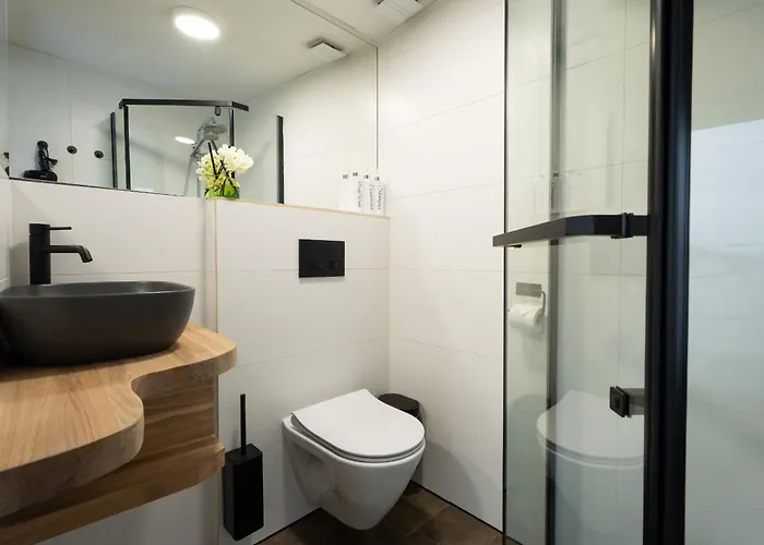 4 Bedroom House With Playground, Bbq & Free Parking 度假居 里加