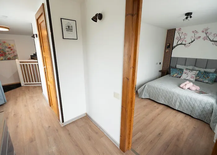 4 Bedroom House With Playground, Bbq & Free Parking *