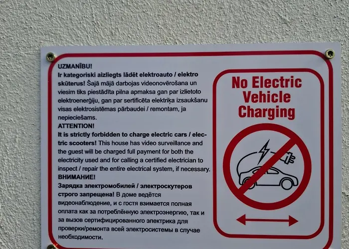 4 Bedroom House With Playground, Bbq & Free Parking Holiday home