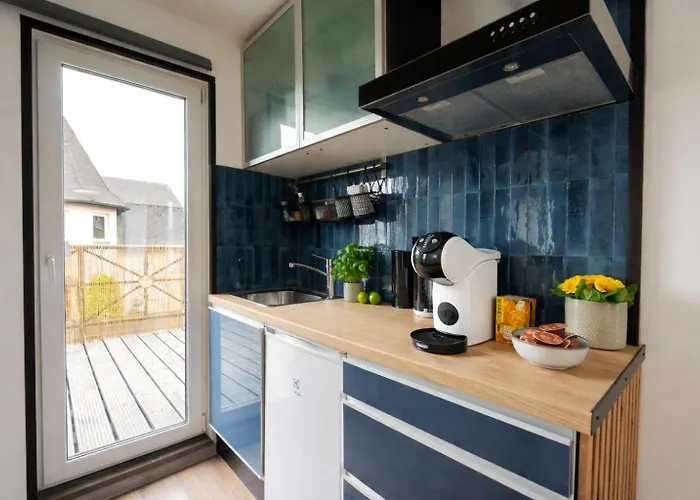 4 Bedroom House With Playground, Bbq & Free Parking