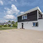 4 Bedroom House With Playground, Bbq & Free Parking * Riga