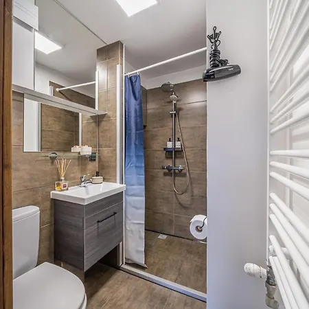 펜션 4 Bedroom House With Playground, Bbq & Free Parking