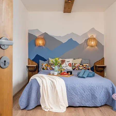 펜션 4 Bedroom House With Playground, Bbq & Free Parking 리가