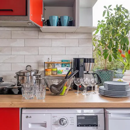 4 Bedroom House With Playground, Bbq & Free Parking 펜션 *