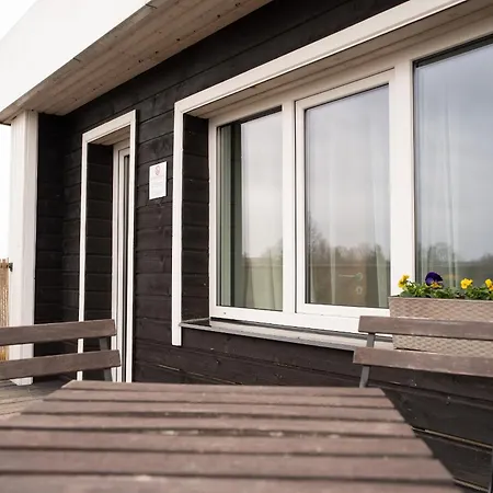 Feriehus 4 Bedroom House With Playground, Bbq & Free Parking