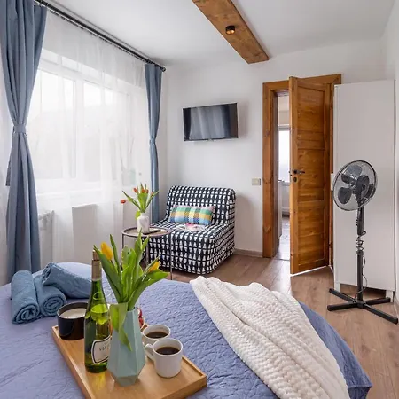 Dom wakacyjny 4 Bedroom House With Playground, Bbq & Free Parking