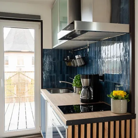 4 Bedroom House With Playground, Bbq & Free Parking Ryga