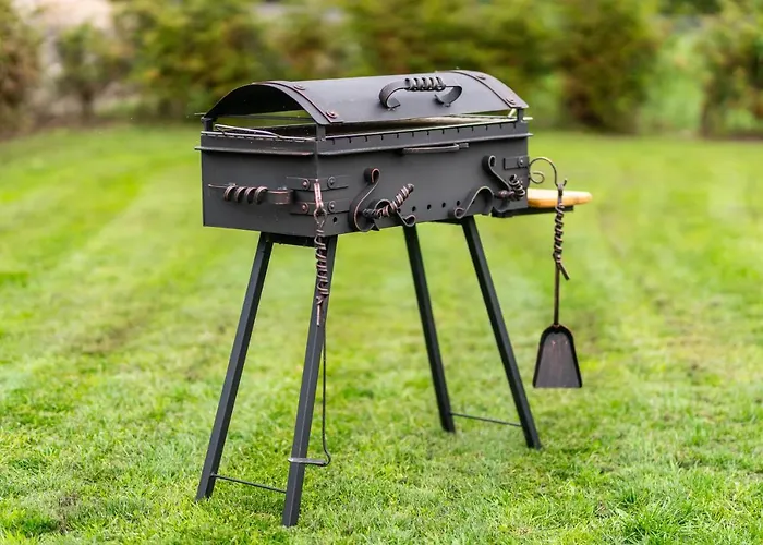 4 Bedroom House With Playground, Bbq & Free Parking * Riga