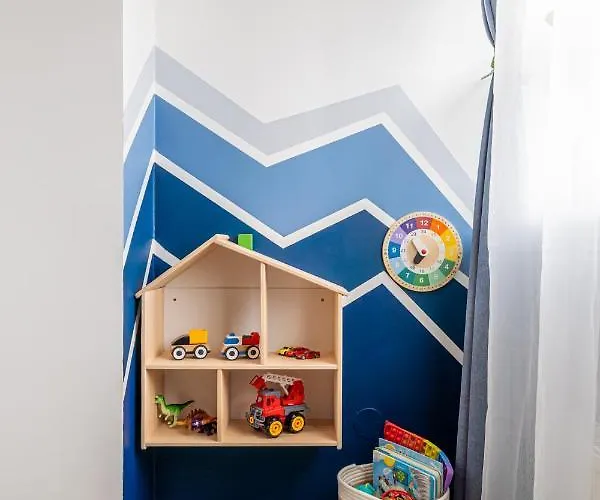 Brīvdienu mājas 4 Bedroom House With Playground, Bbq & Free Parking *