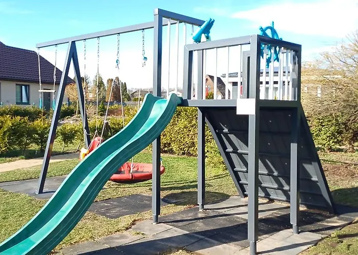 4 Bedroom House With Playground, Bbq & Free Parking Holiday home Riga